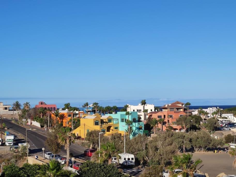 El Medano Beachfront Triplex Penthouse With Pool, Rooftop, Sea View 外观 照片