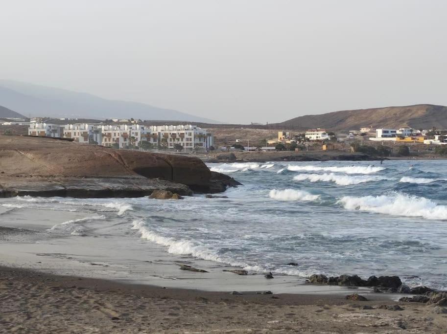 El Medano Beachfront Triplex Penthouse With Pool, Rooftop, Sea View 外观 照片