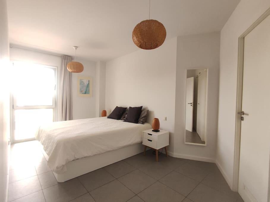 El Medano Beachfront Triplex Penthouse With Pool, Rooftop, Sea View 外观 照片