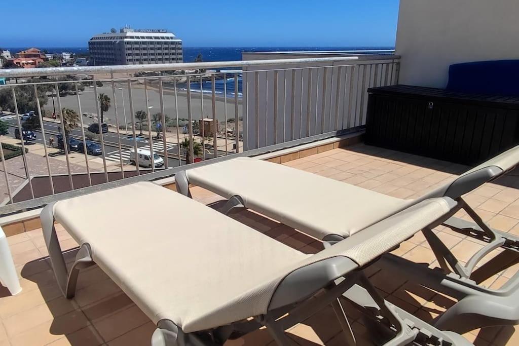 El Medano Beachfront Triplex Penthouse With Pool, Rooftop, Sea View 外观 照片