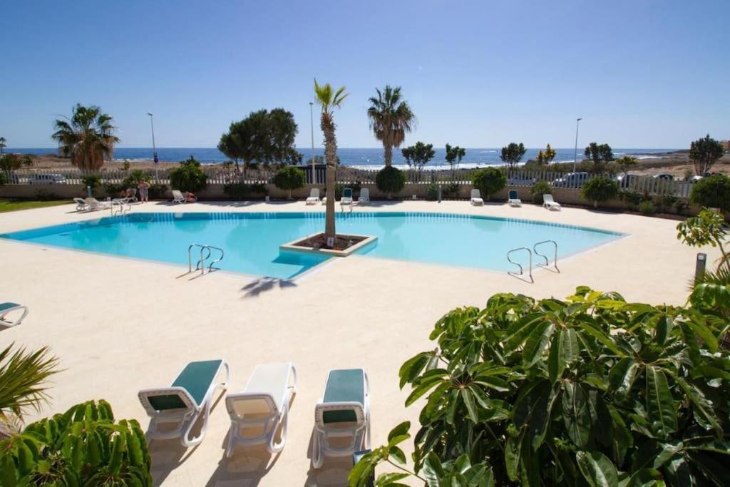 El Medano Beachfront Triplex Penthouse With Pool, Rooftop, Sea View 外观 照片